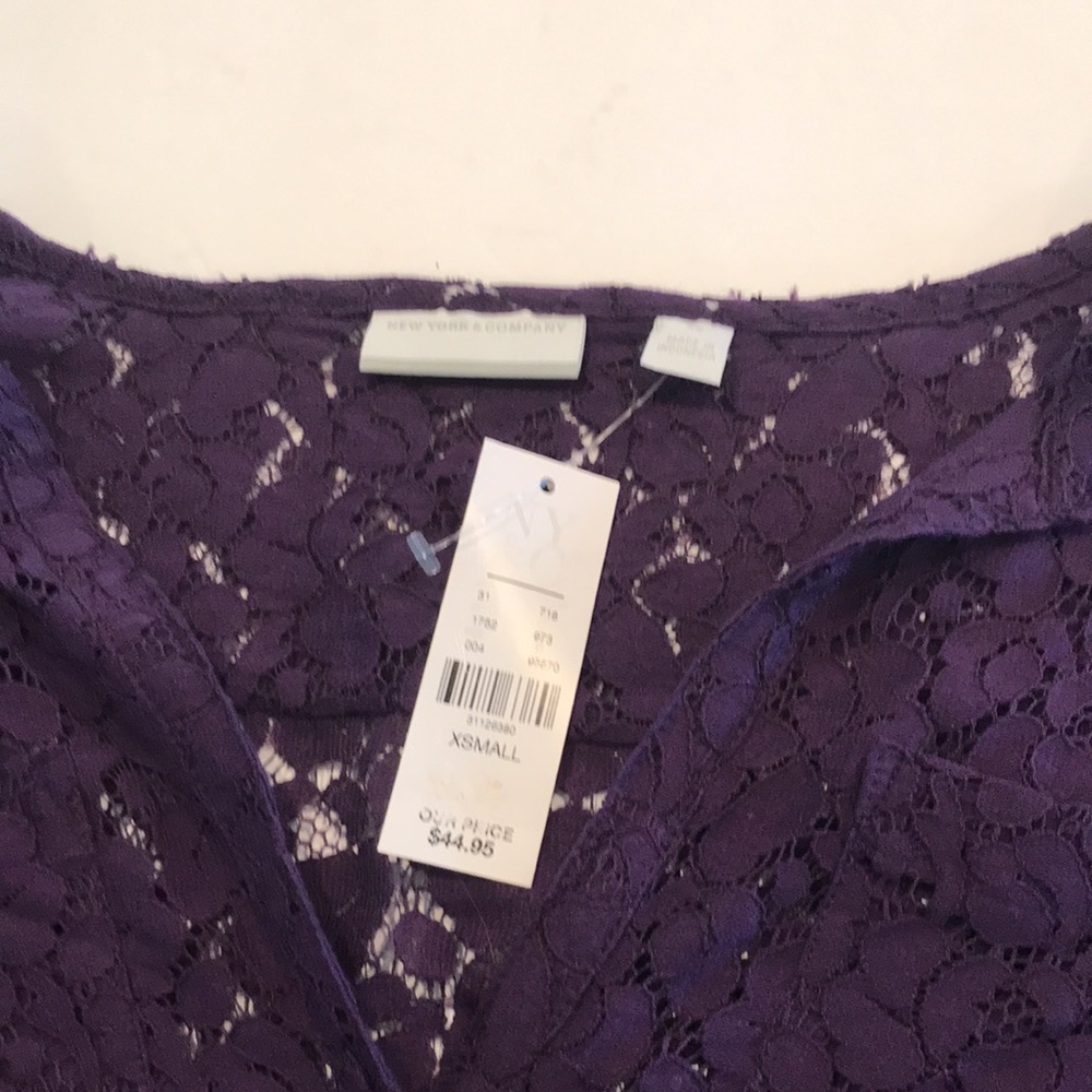 ⭐️New York and company purple lace button up top NWT - Picture 6 of 9